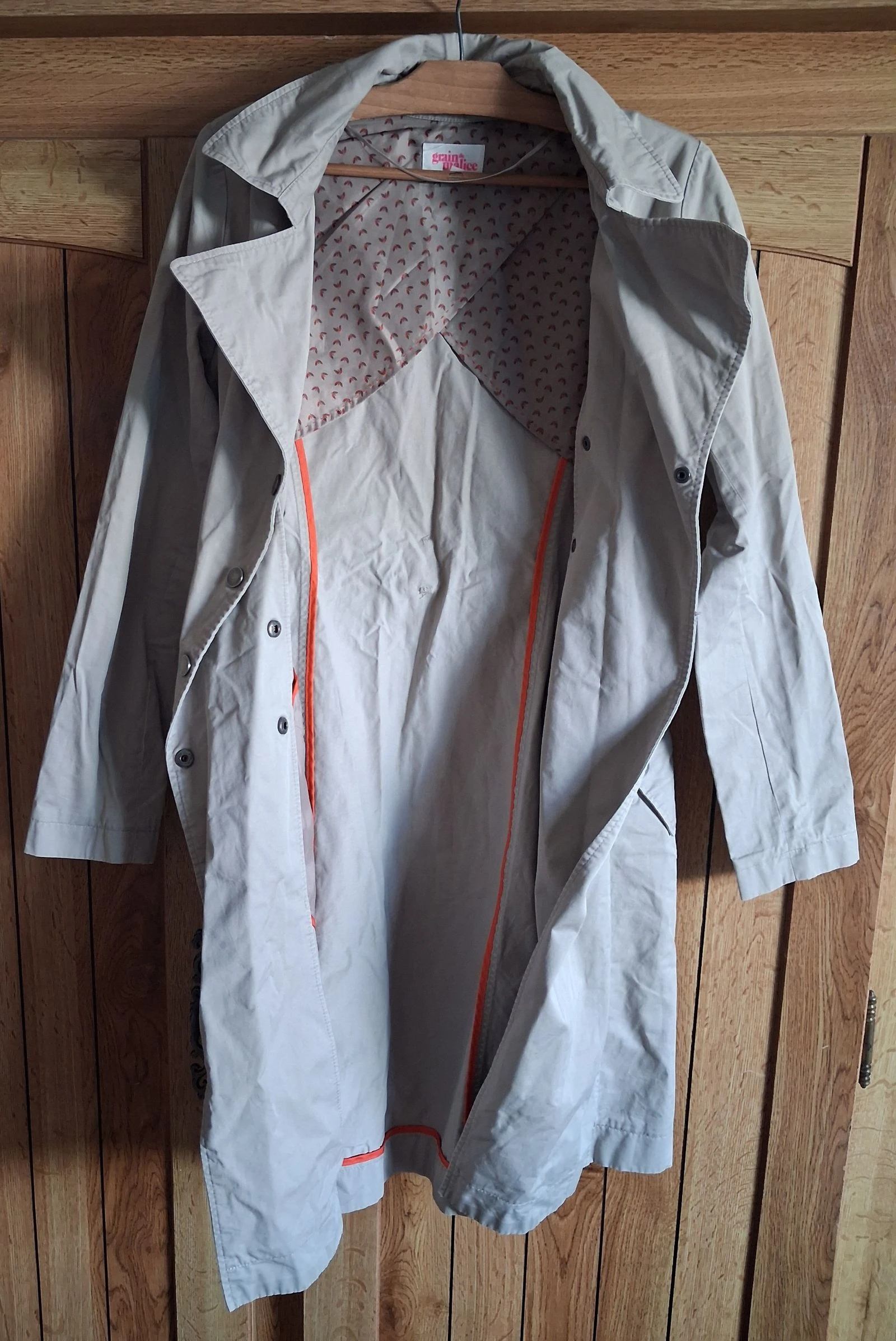 beige trench coat – photo 3